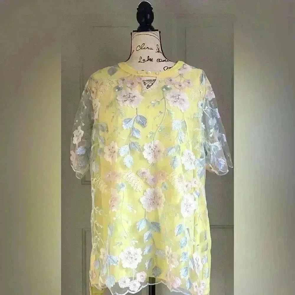 YELLOW FLOWER EMBROIDERED SHORT SLEEVE TUNIC TOP SIZE 2XL